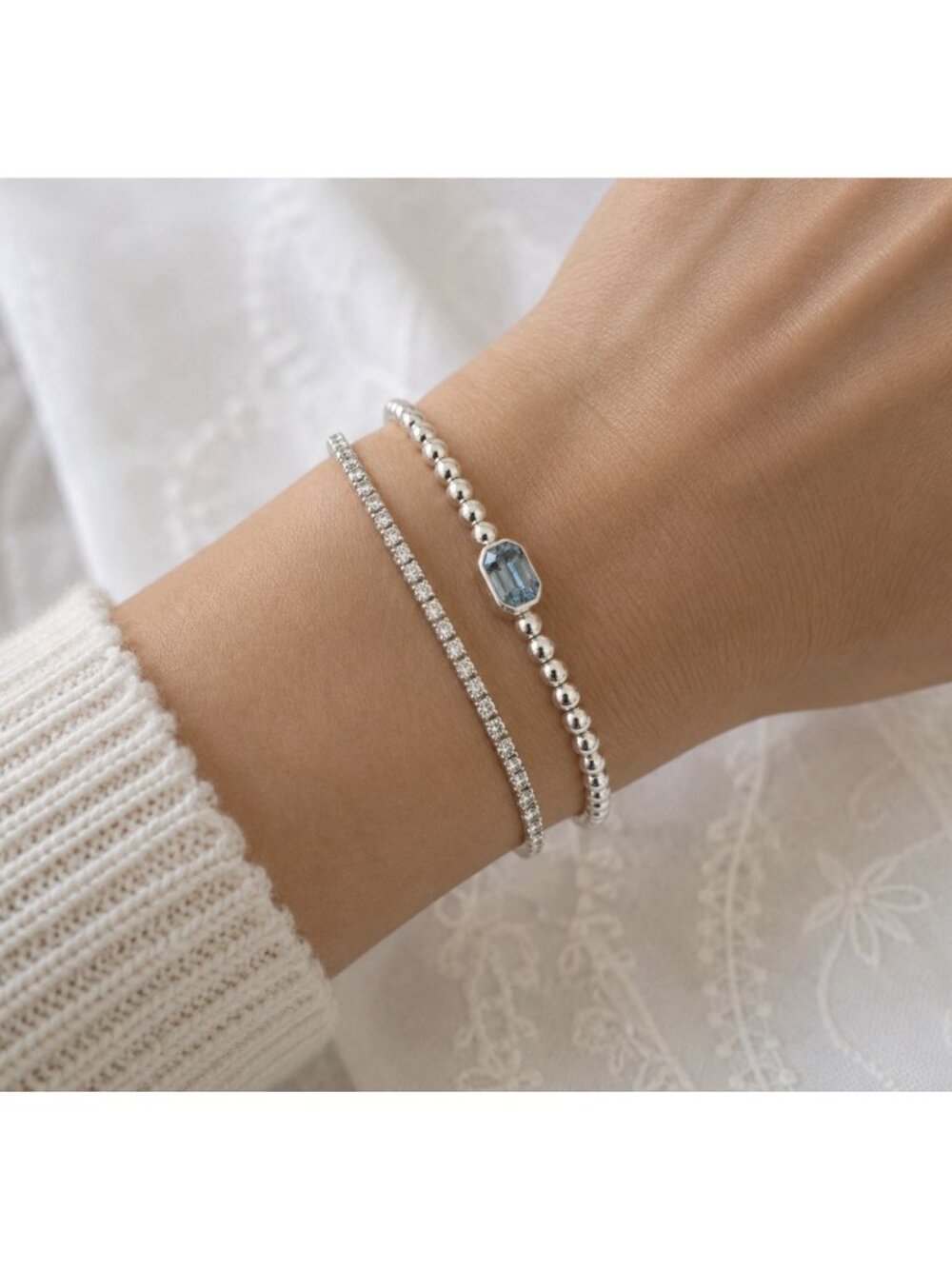 Bijoux Bar Delicates Dainty Silvertone Slide Bracelet Blue Stones Beaded NEW
